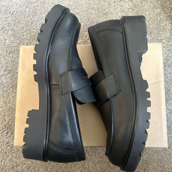 Steve Madden Lotto Loafer In Black - Picture 5 of 12